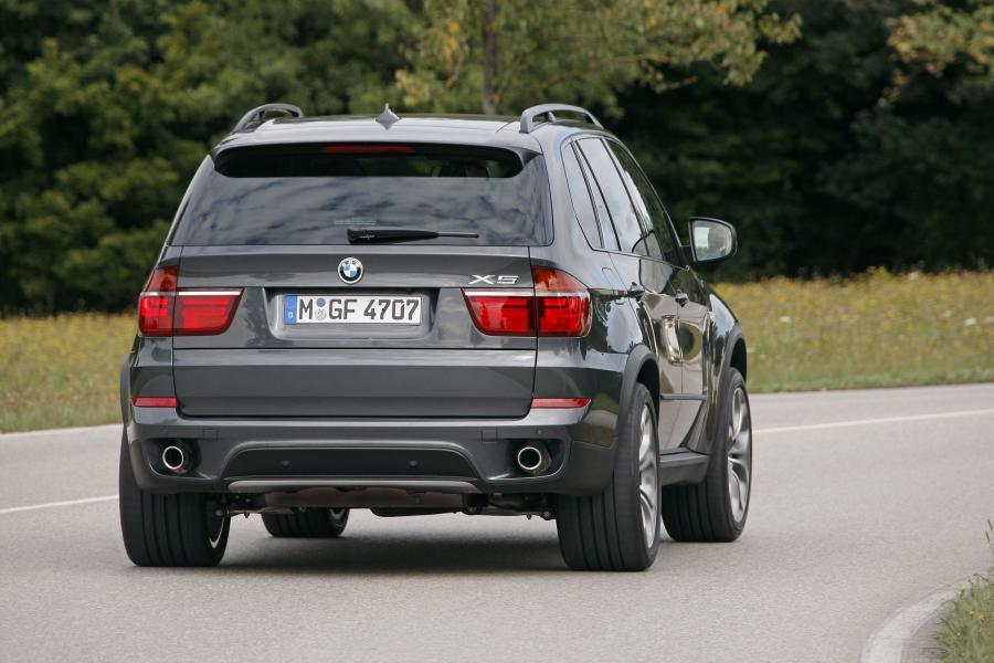  BMW X5 Individual 2011 года  (фото 8 из 19)